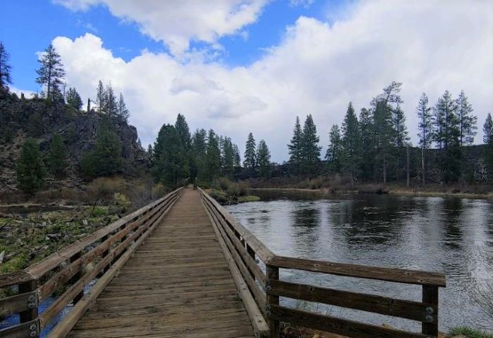 Deschutes River Trail Bend Oregon: 2024 Hiking Guide (+Maps)