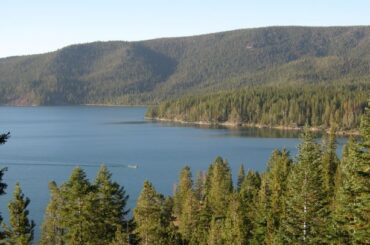 Paulina Lake Hiking Views