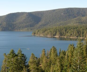 Paulina Lake Hiking Views