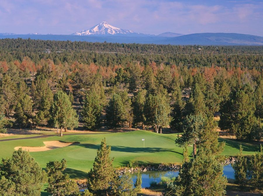 One of the two golf courses at Eagle Crest Resort, one of the best golf resorts Bend Oregon has to offer.