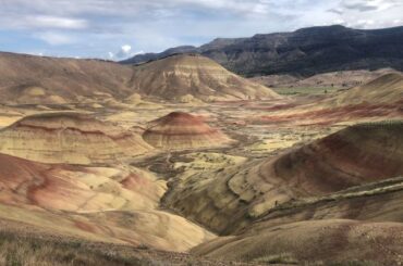 Painted Hills Overlook Trail