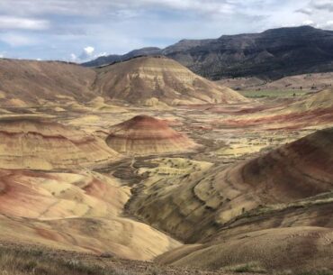 Painted Hills Overlook Trail