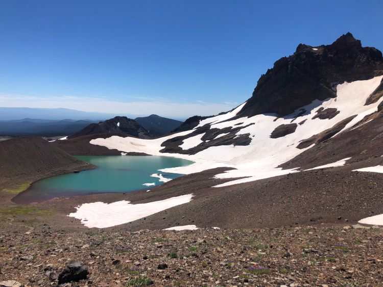 Views of No Name Lake in Oregon in August when the lake is mostly thawed.