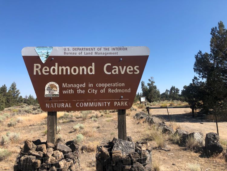 Redmond Caves sign
