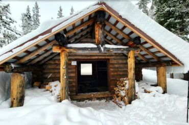 One of the warming huts at Edisson Butte Sno Park.