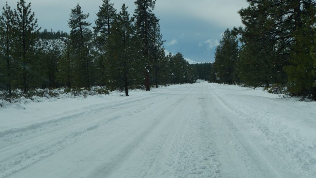 Three Creeks Lake Road going to Three Creek sno park.