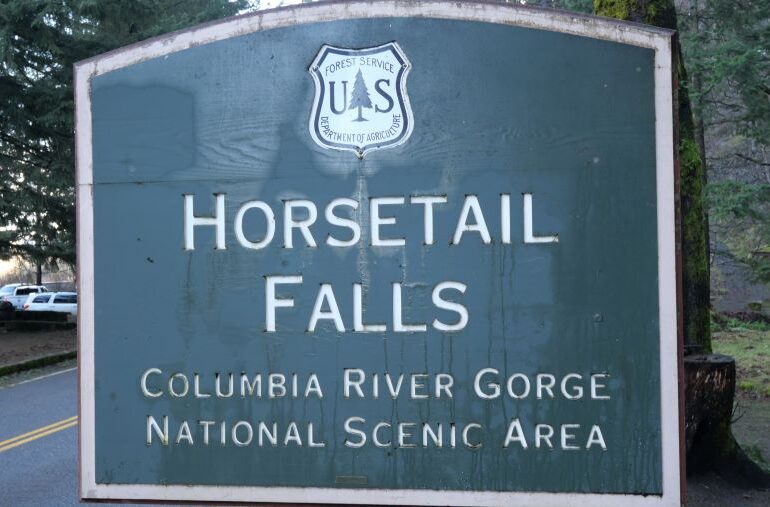 Horsetail Falls signage.