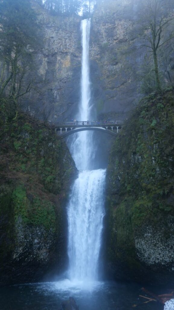 The dramatic two-tiered Multnomah Falls in all its glory.