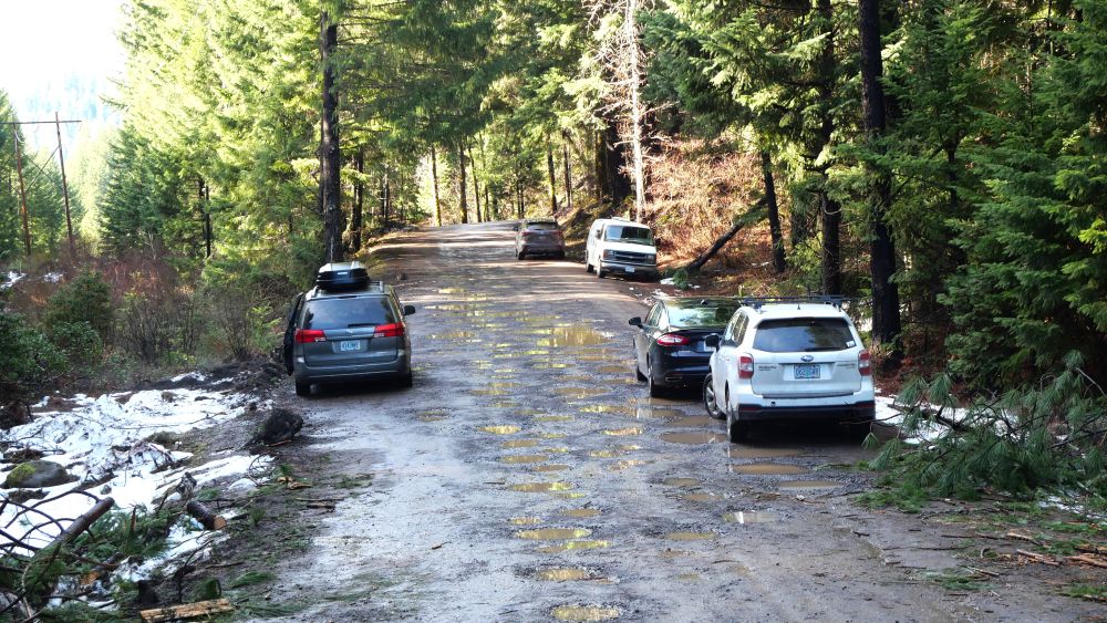 The winter parking area at Umpqua Hot Springs.