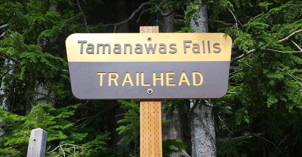 Signage denoting Tamanwas Falls Trailhead.