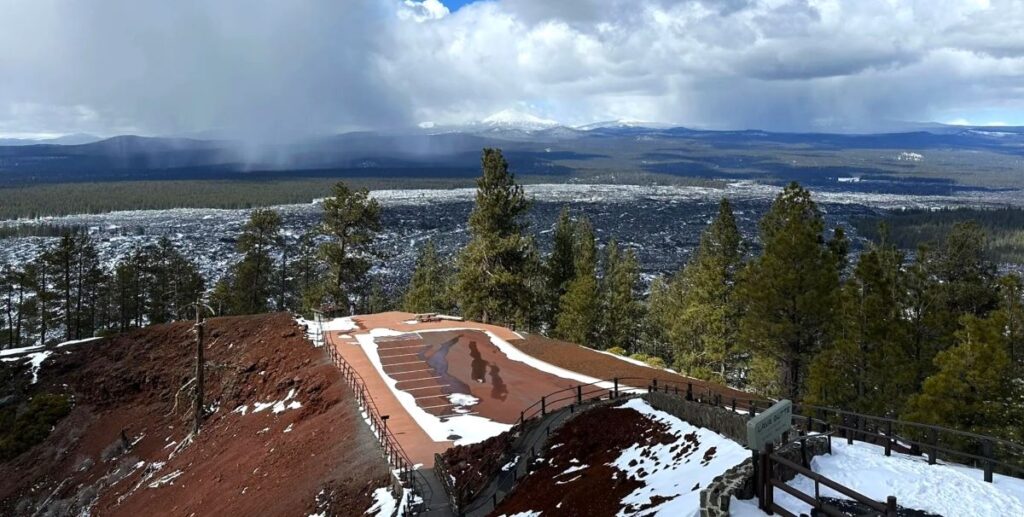 The view from the top of Lava Butte.