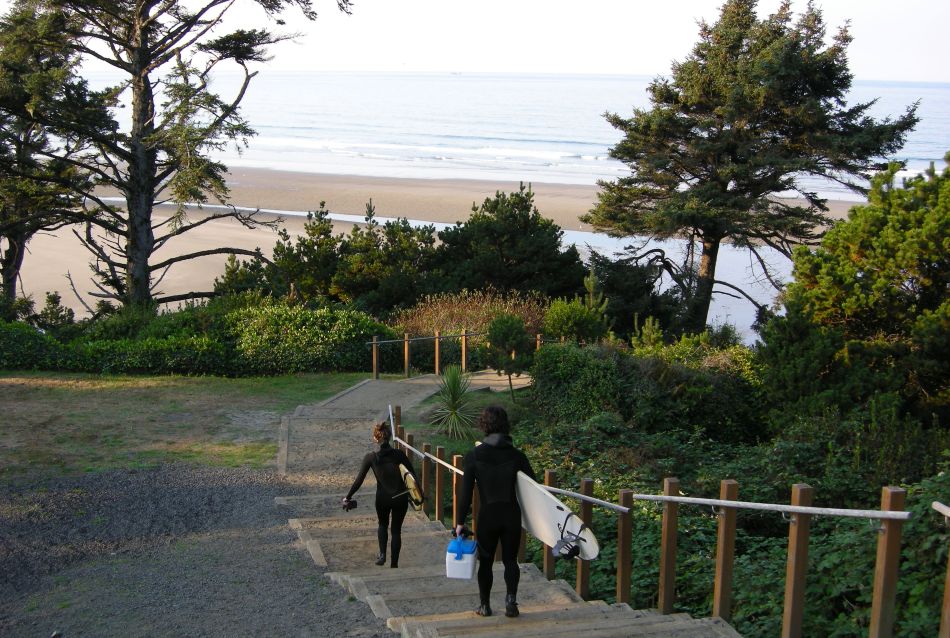 Walking down to Agate Beach Oregon from the northern parking area.