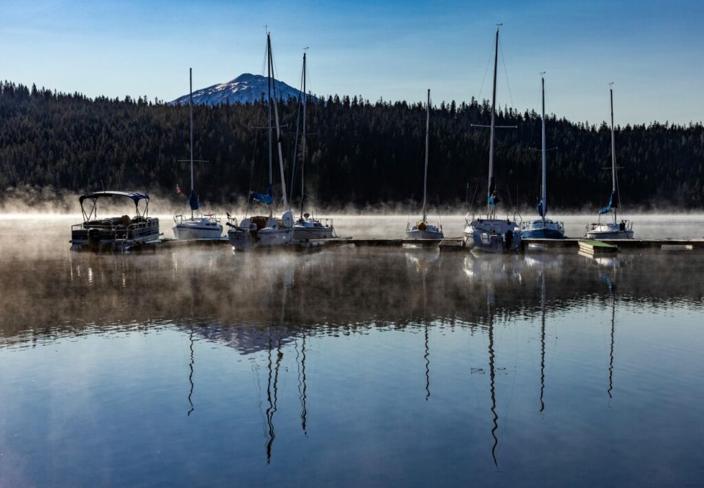 Boats floating at the marina at Elk Lake Oregon.